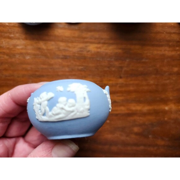 Wedgwood Miniature Tea Set 1:12 Scale Blue Jasperware Dollhouse No Box - Picture 4 of 12